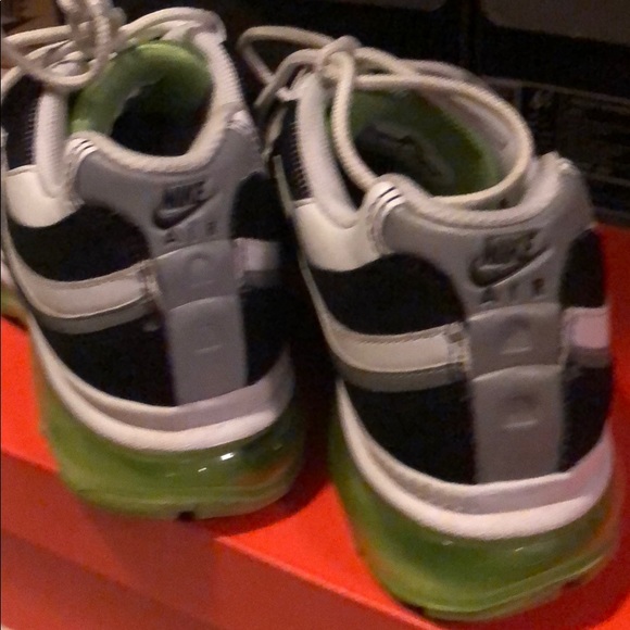 Air Max - Picture 3 of 3